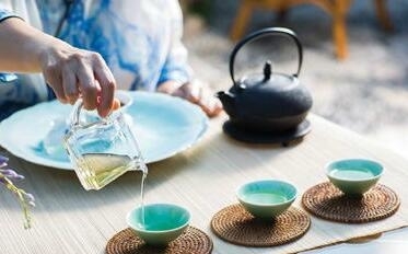 茶疗养生，探索茶叶的神奇疗愈力量