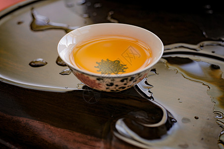 茶香悠长：茶道文化中的健康密码